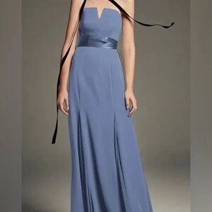 Vera Wang V-Wire Strapless Crepe Soie Chiffon Bridesmaid Dress in Steel Blue